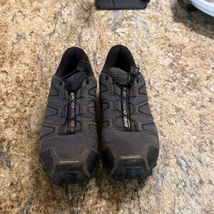 Salomon Speed across 4 Trail Shoes